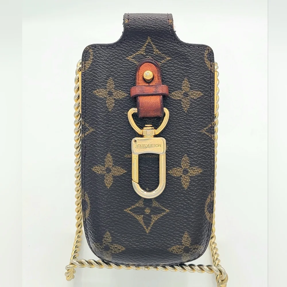 Louis Vuitton Etui International Mobile Phone Case